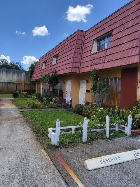 2554 NW 52nd Ave C -19 Fort Lauderdale FL 33313
