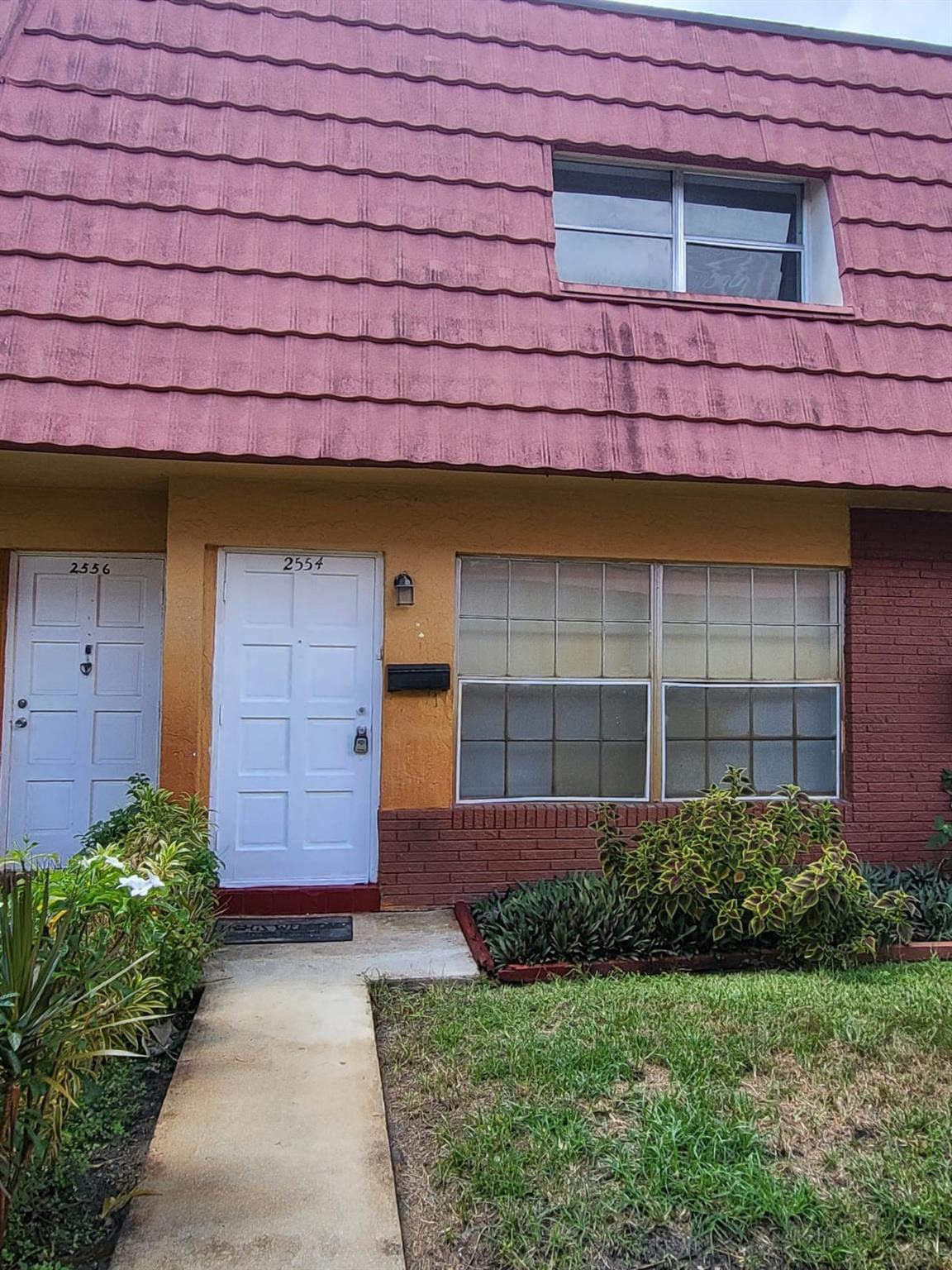 2554 NW 52nd Ave C -19
