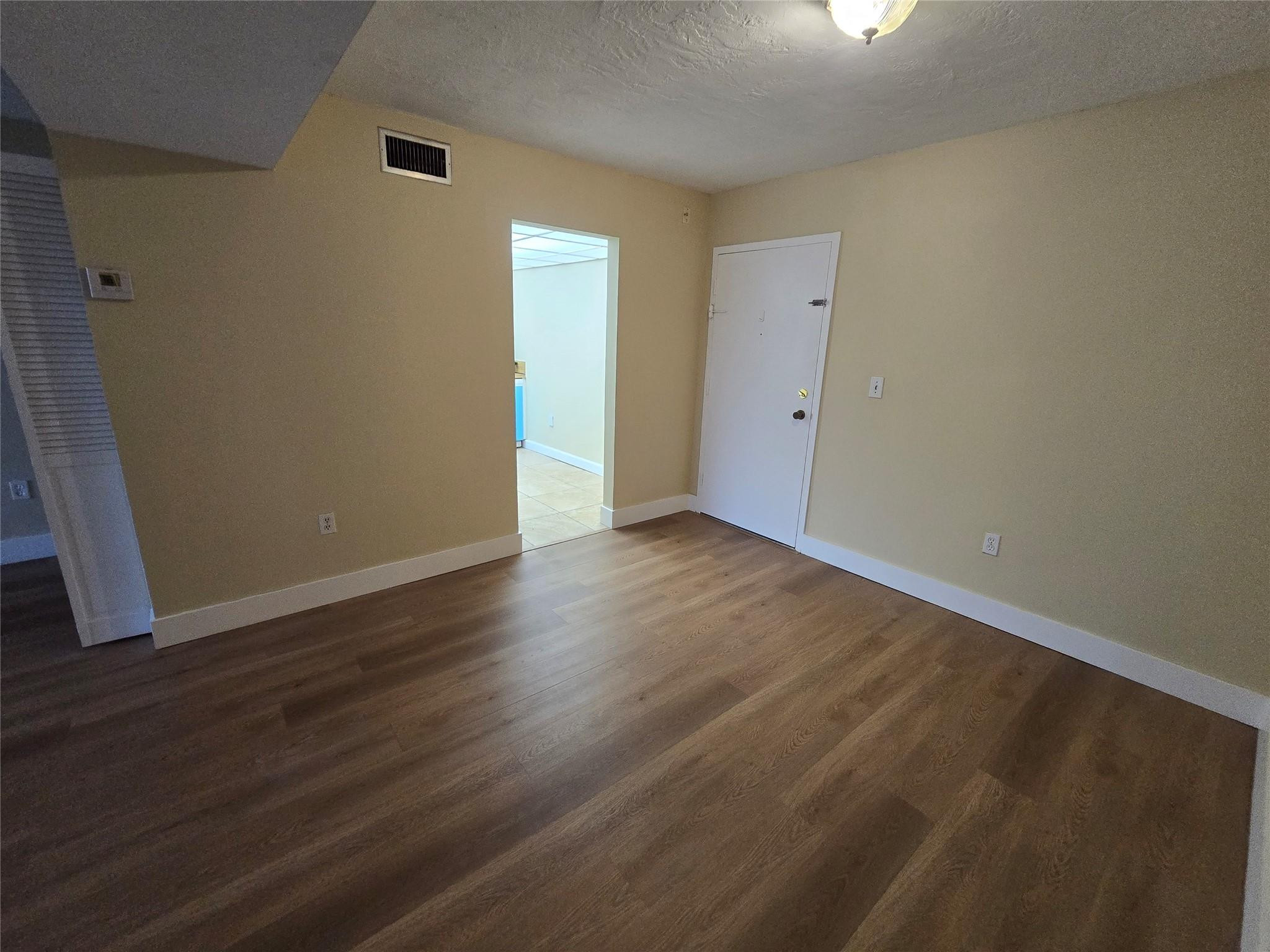 OMEGA CONDO NO 1 - Residential