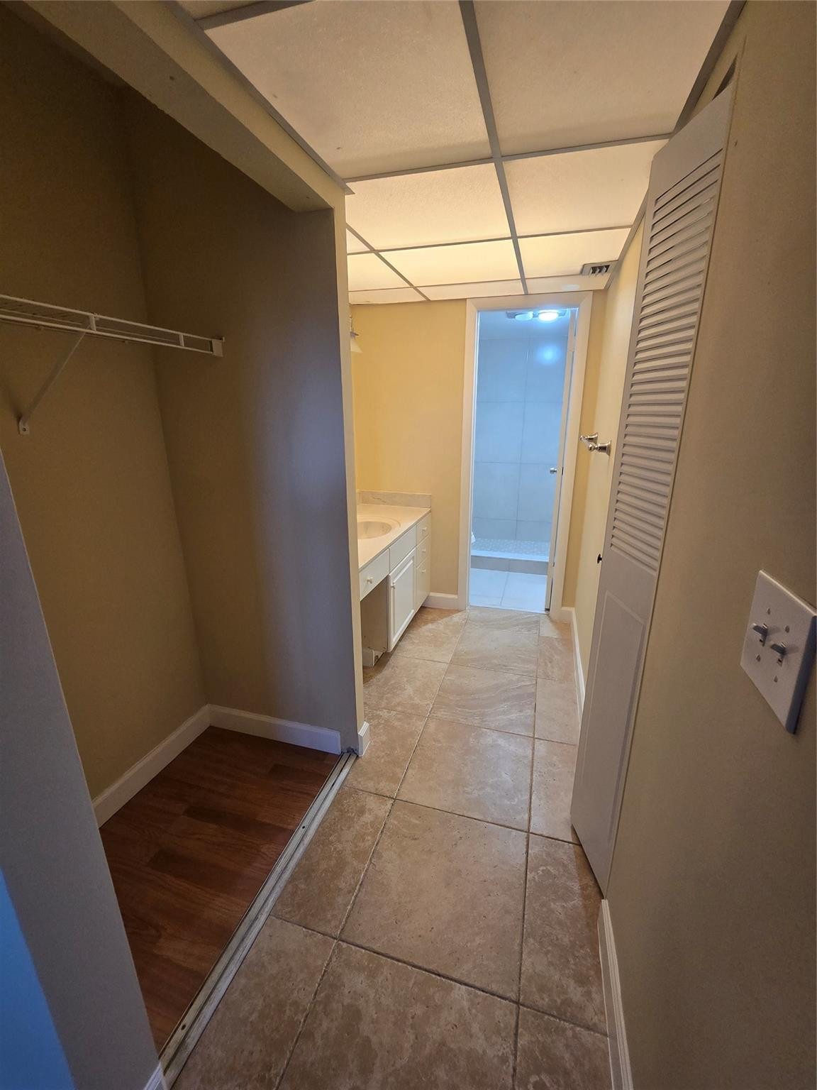OMEGA CONDO NO 1 - Residential