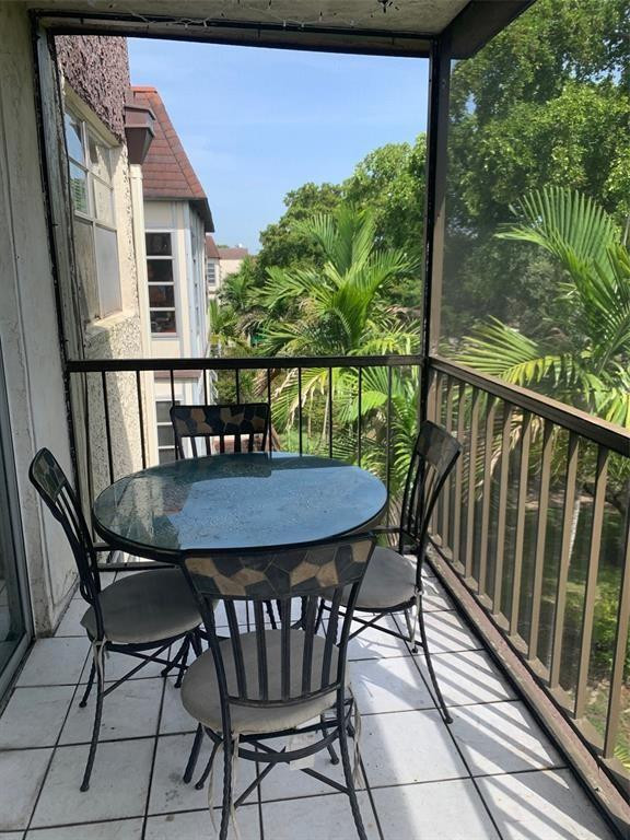 OMEGA CONDO NO 1 - Residential