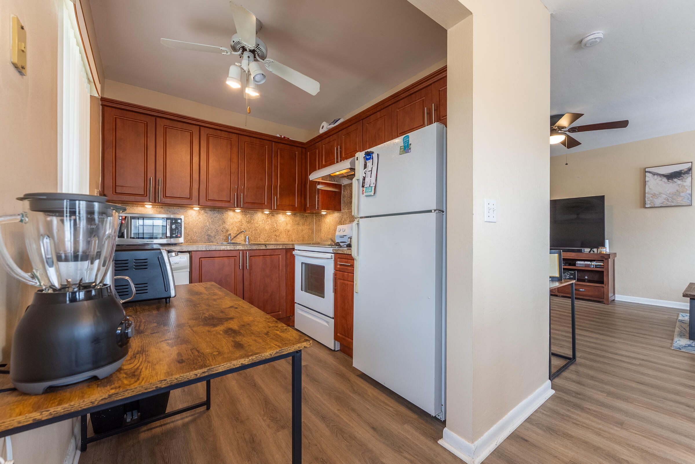 MURRY HILLS APT BLDG CONDO - Residential