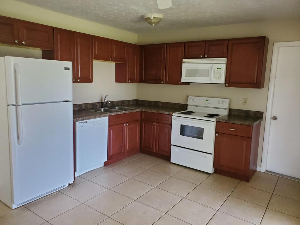 PORT ST LUCIE SECTION 9 - Residential Lease
