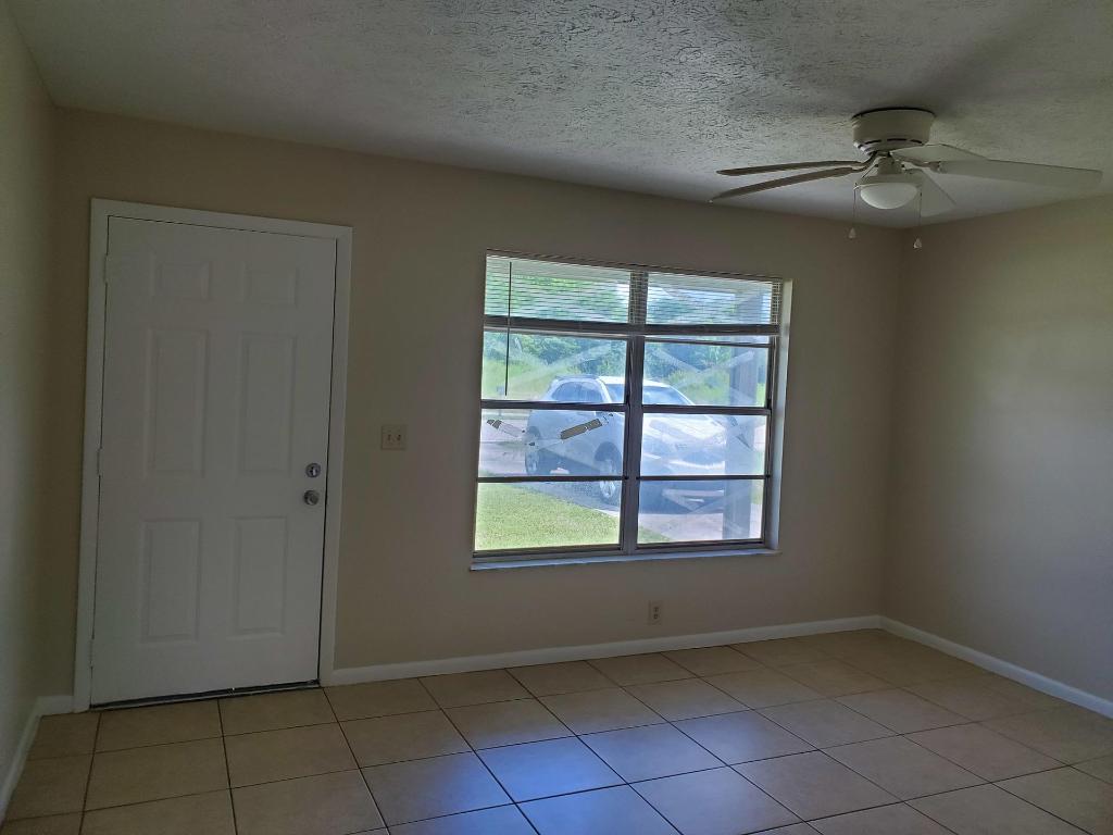 PORT ST LUCIE SECTION 9 - Residential Lease