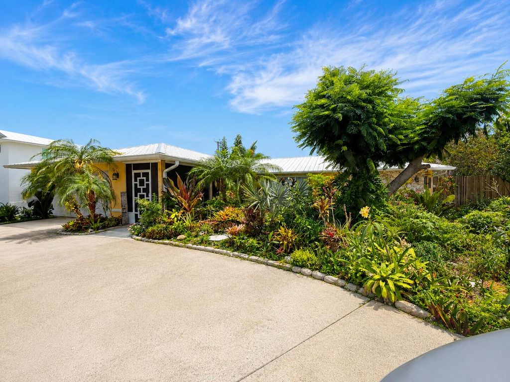 Photo of 2316 Atlantic Beach Boulevard, Fort Pierce, FL 34949 (MLS # B26028942)