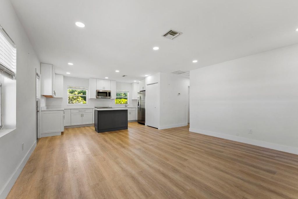 Photo of 632 Allen Avenue #1, Delray Beach, FL 33483 (MLS # R11127850)