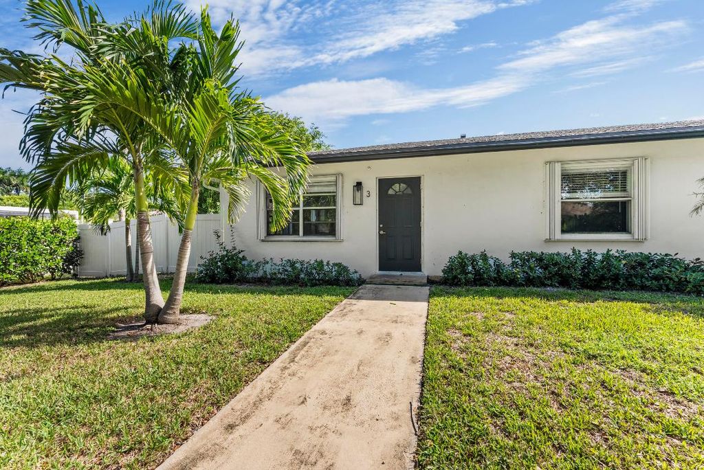 Photo of 632 Allen Avenue #1, Delray Beach, FL 33483 (MLS # R11127850)