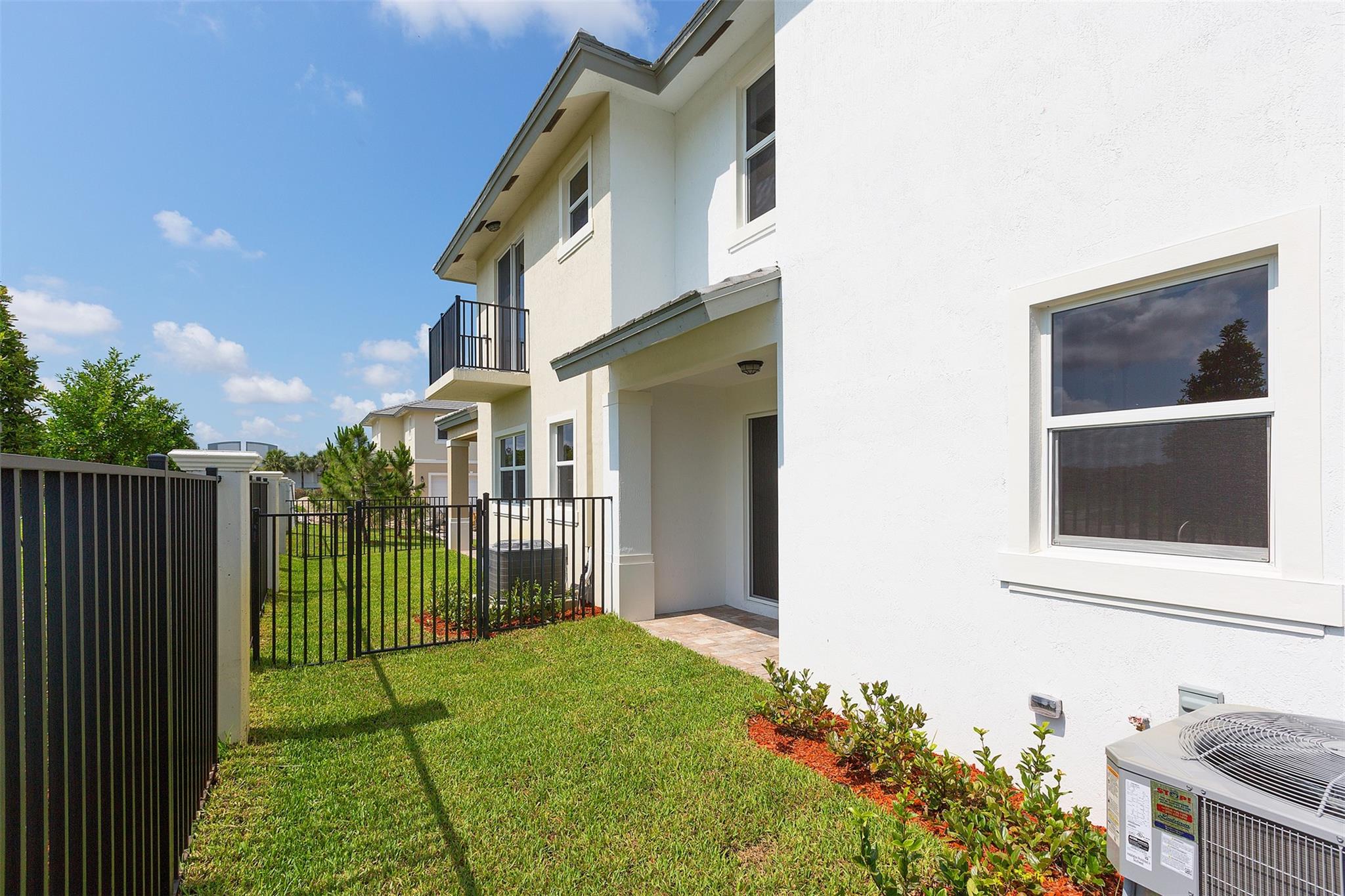 IN THE PINES - Residential Lease