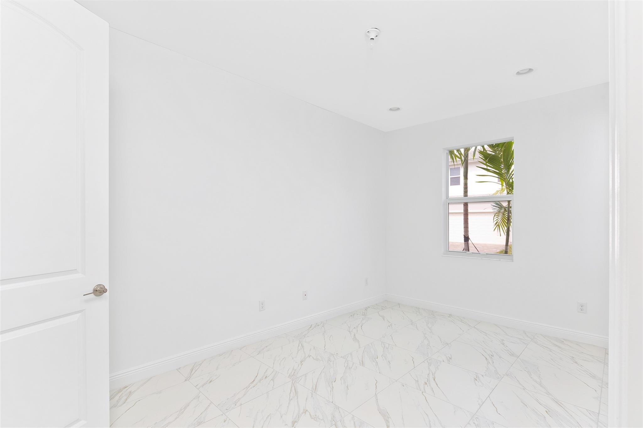 IN THE PINES - Residential Lease