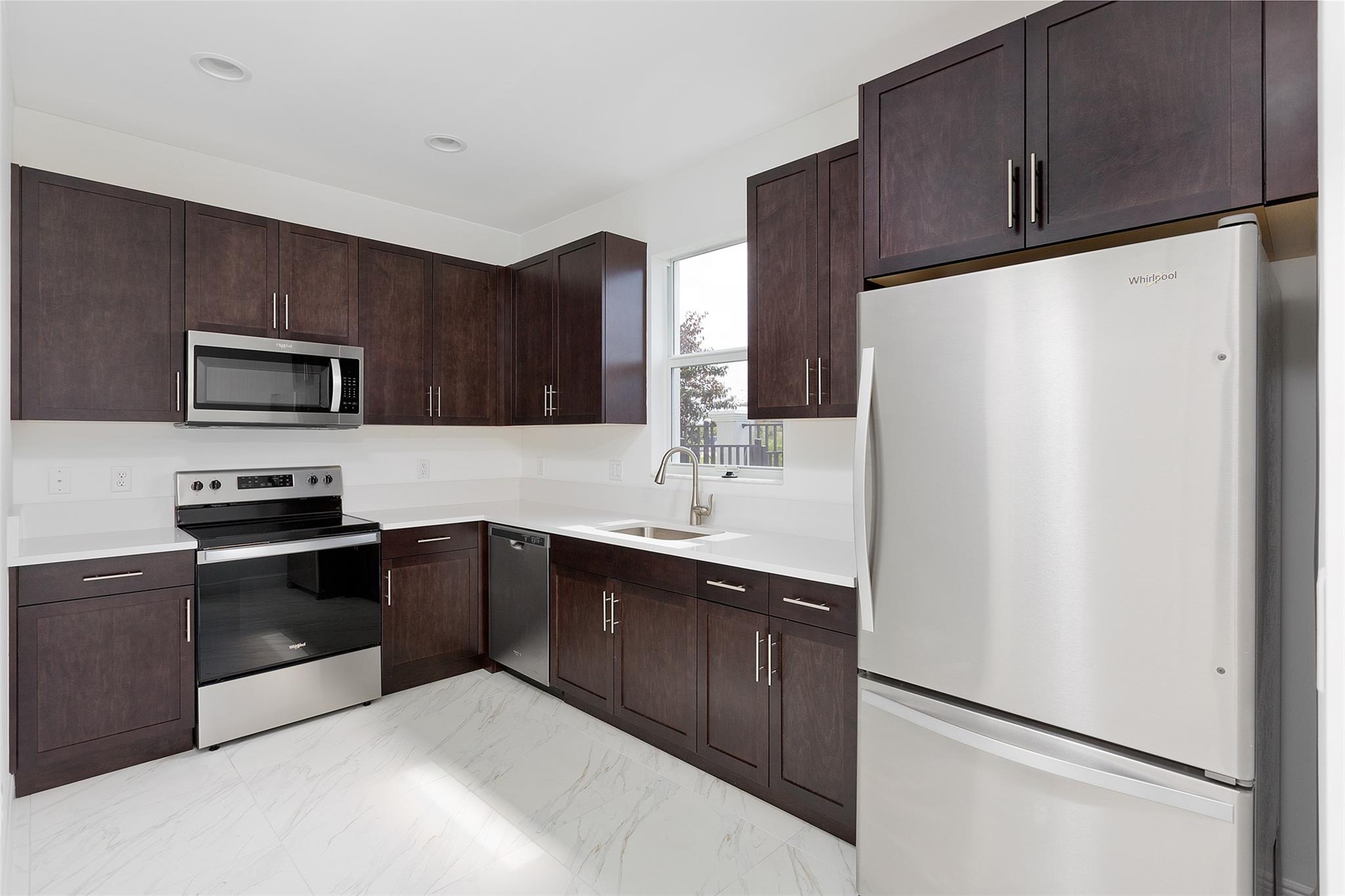 IN THE PINES - Residential Lease