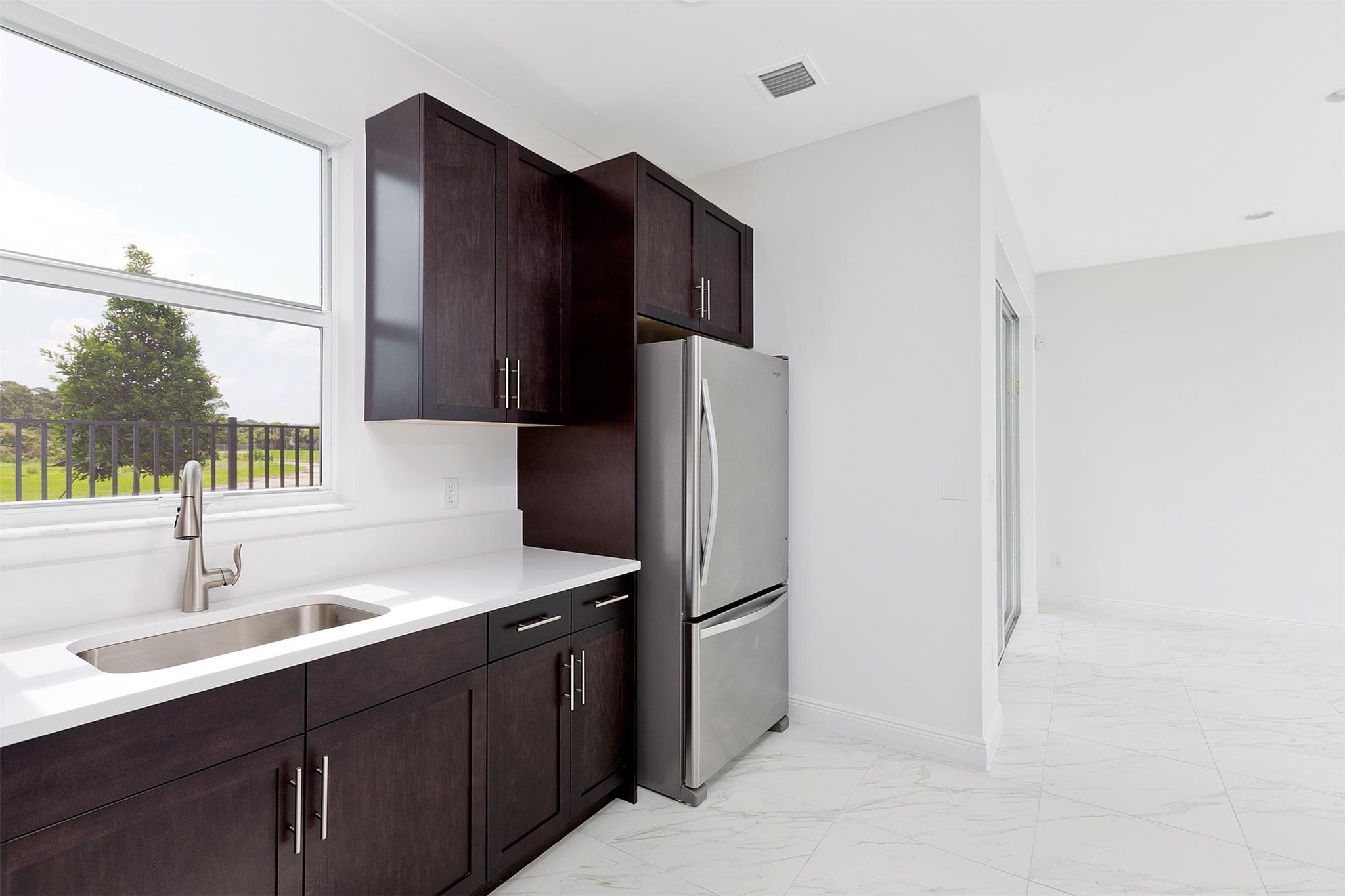 IN THE PINES - Residential Lease