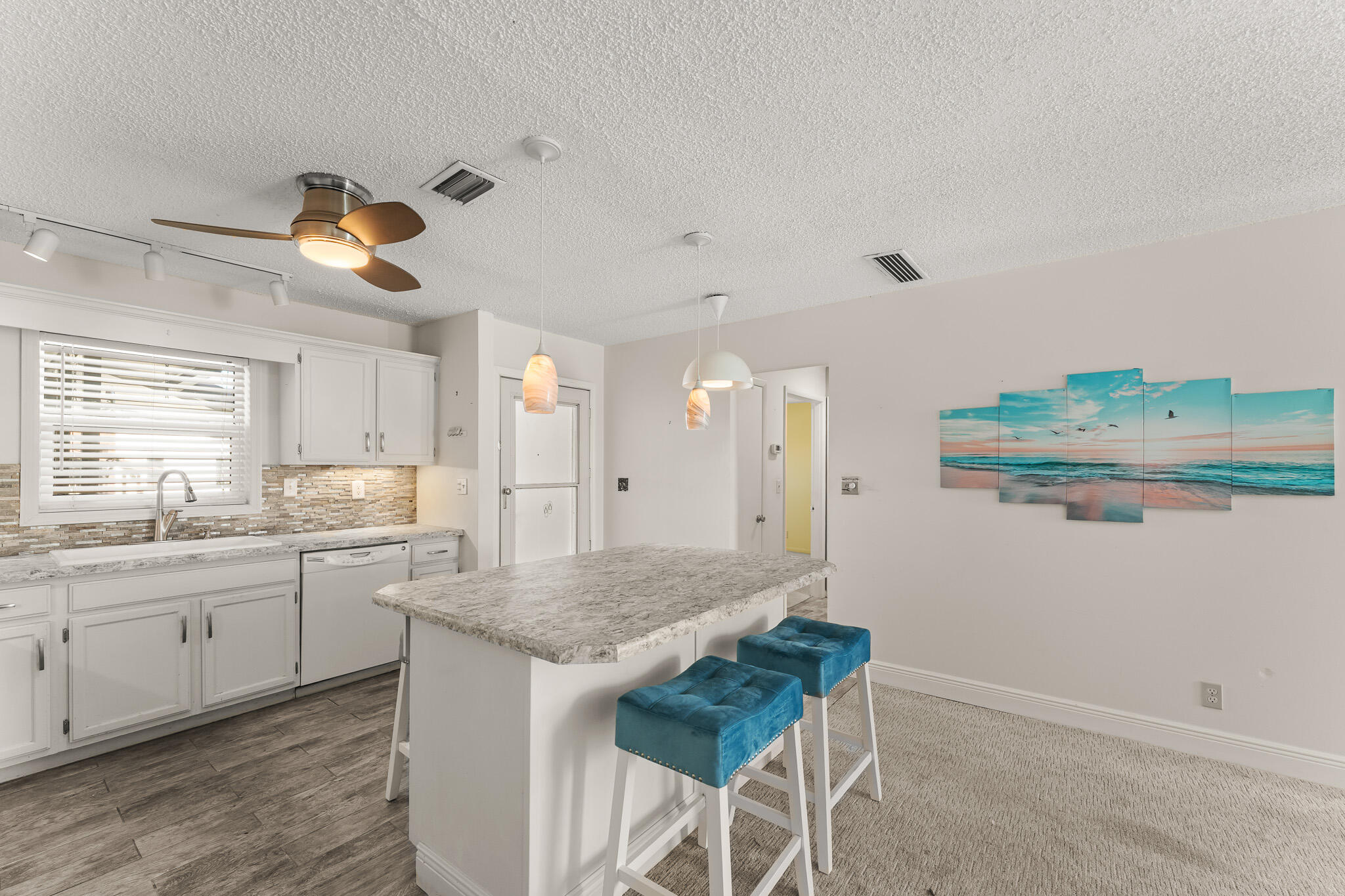 TWIN LAKES SOUTH & TOWN VILLAS CONDO - Residential