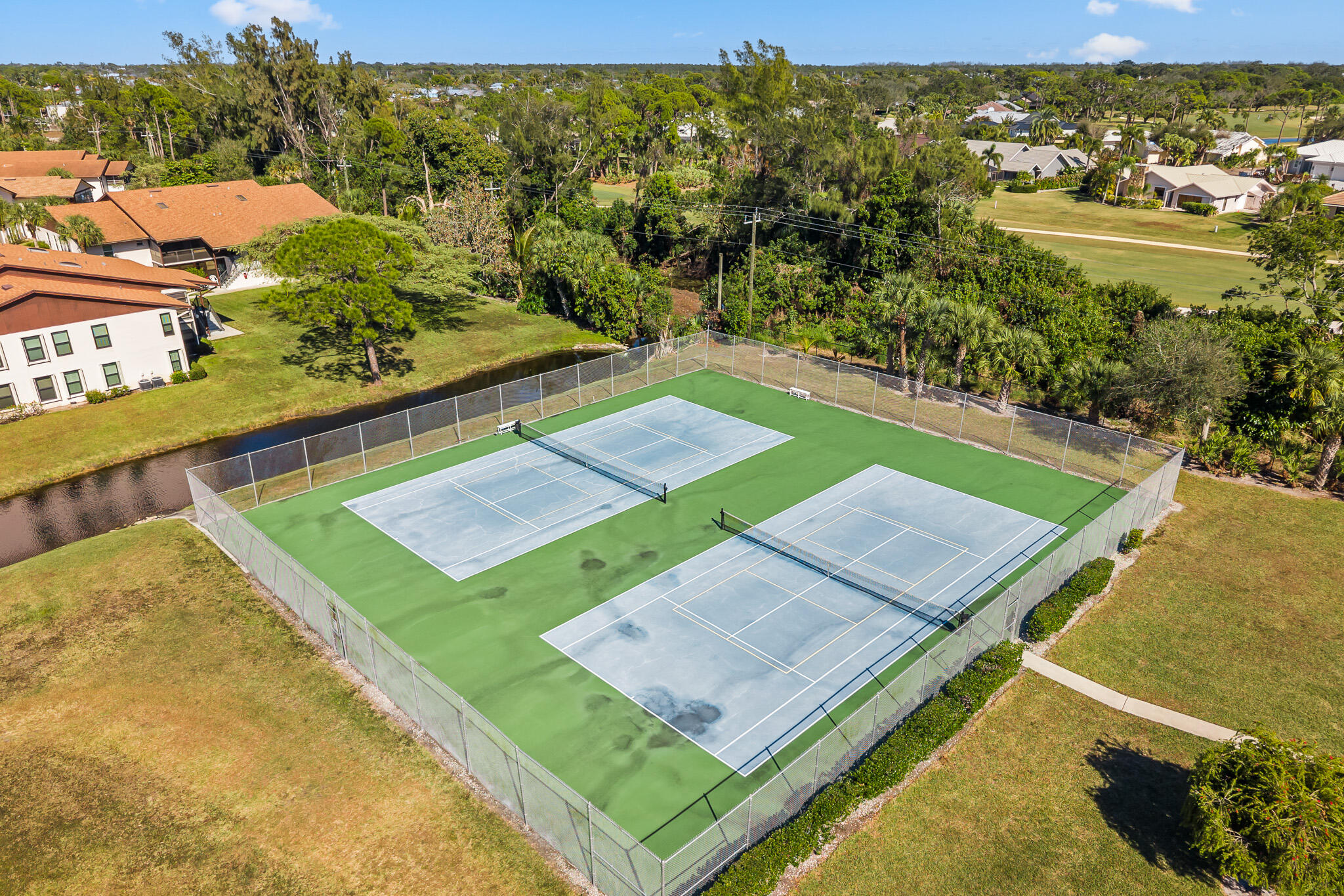 TWIN LAKES SOUTH & TOWN VILLAS CONDO - Residential