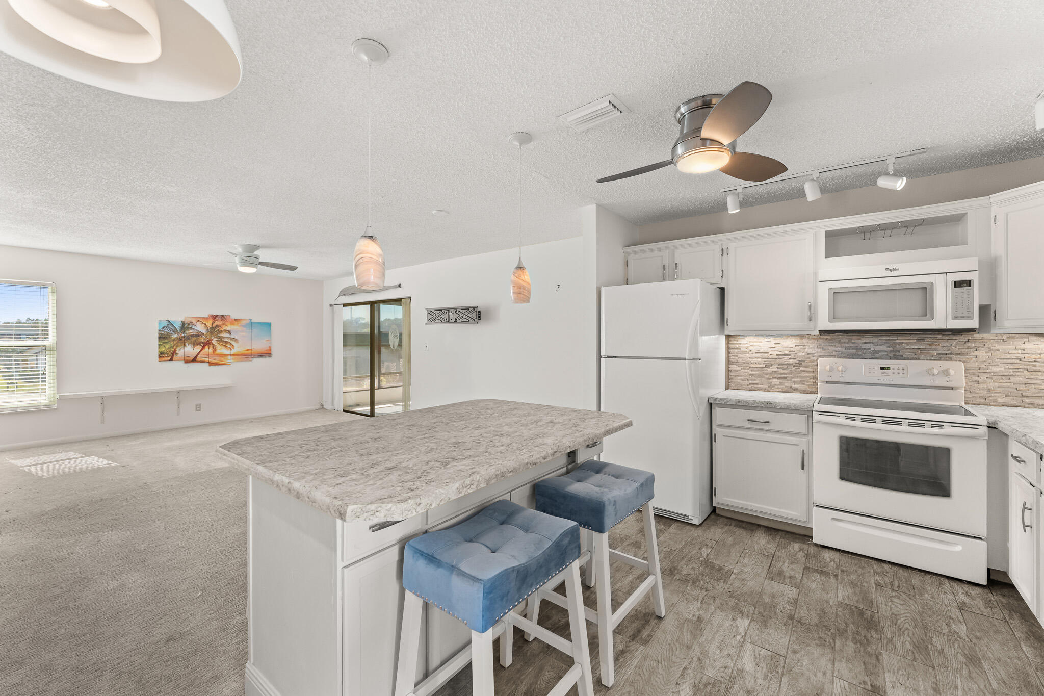 TWIN LAKES SOUTH & TOWN VILLAS CONDO - Residential