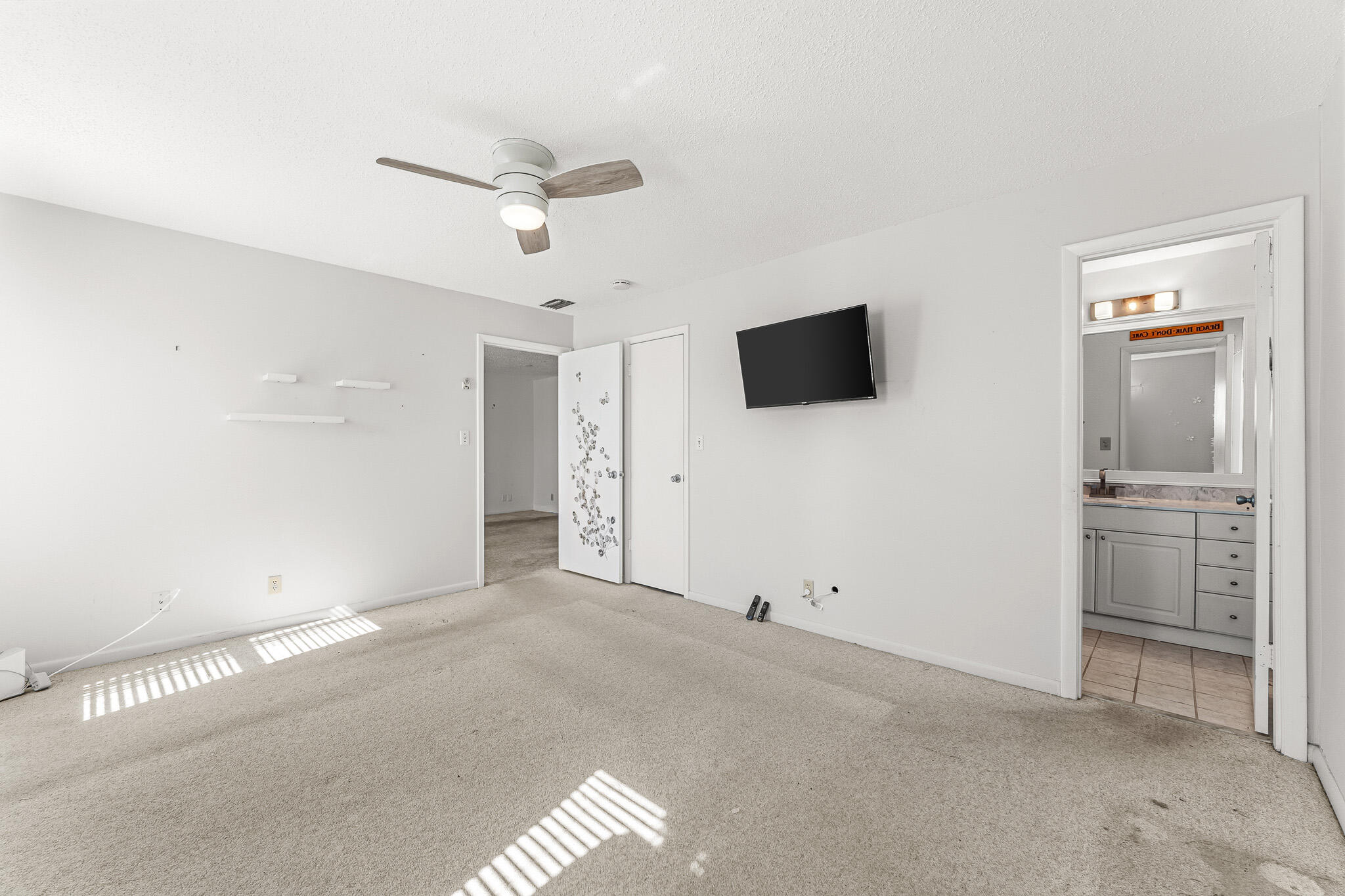 TWIN LAKES SOUTH & TOWN VILLAS CONDO - Residential