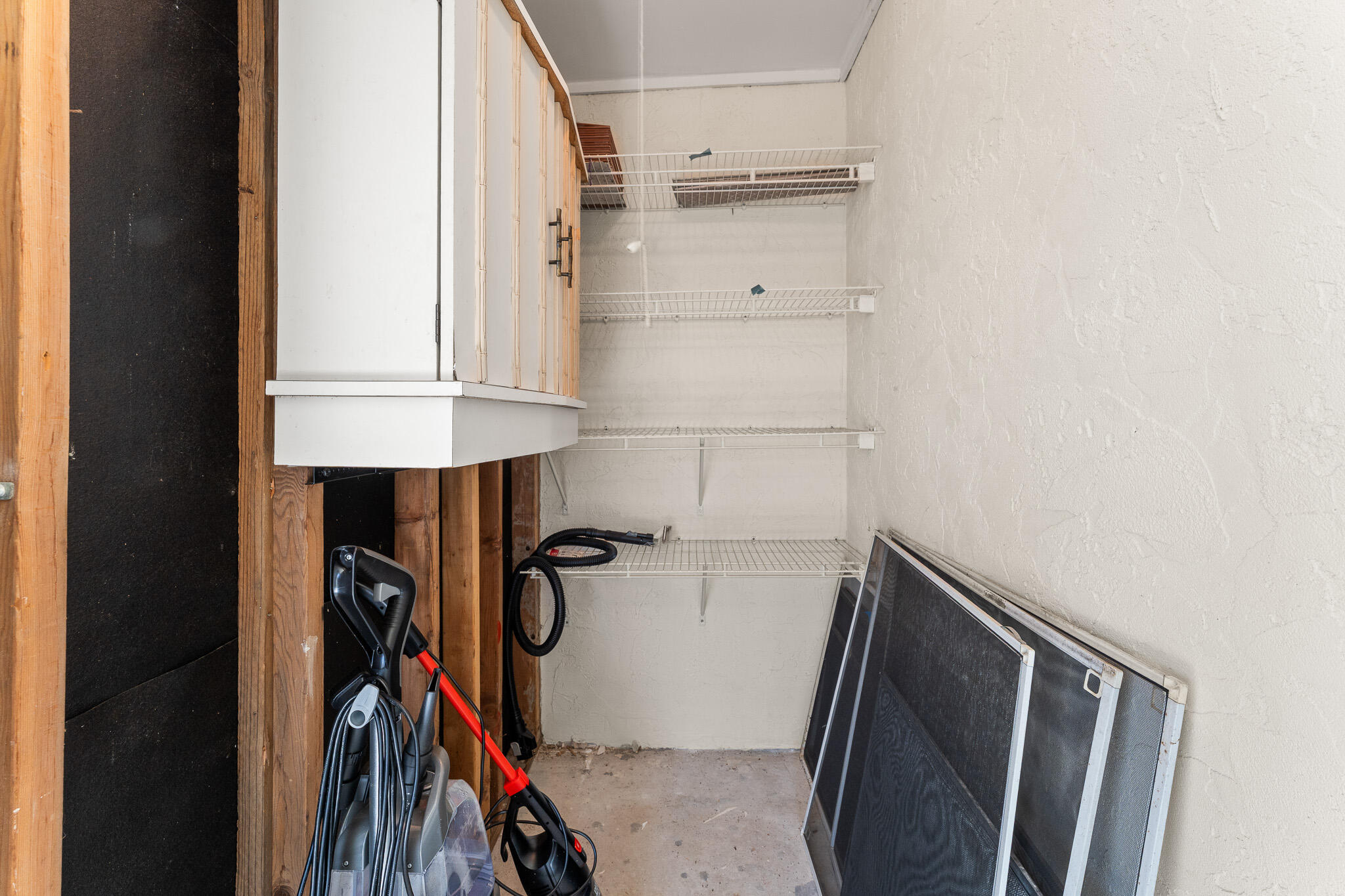 TWIN LAKES SOUTH & TOWN VILLAS CONDO - Residential