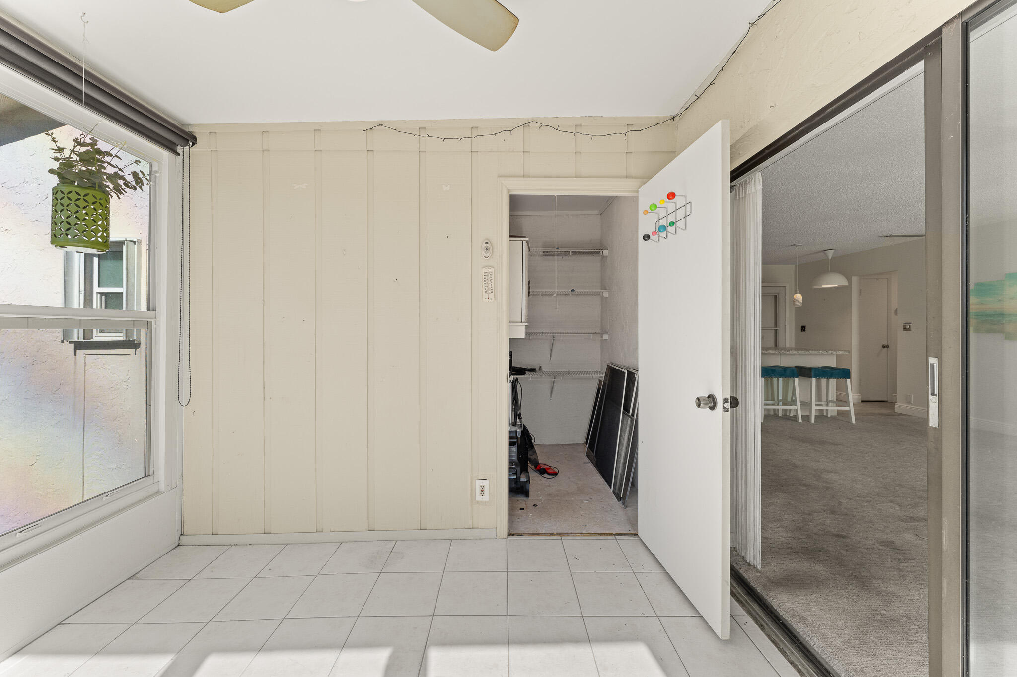 TWIN LAKES SOUTH & TOWN VILLAS CONDO - Residential