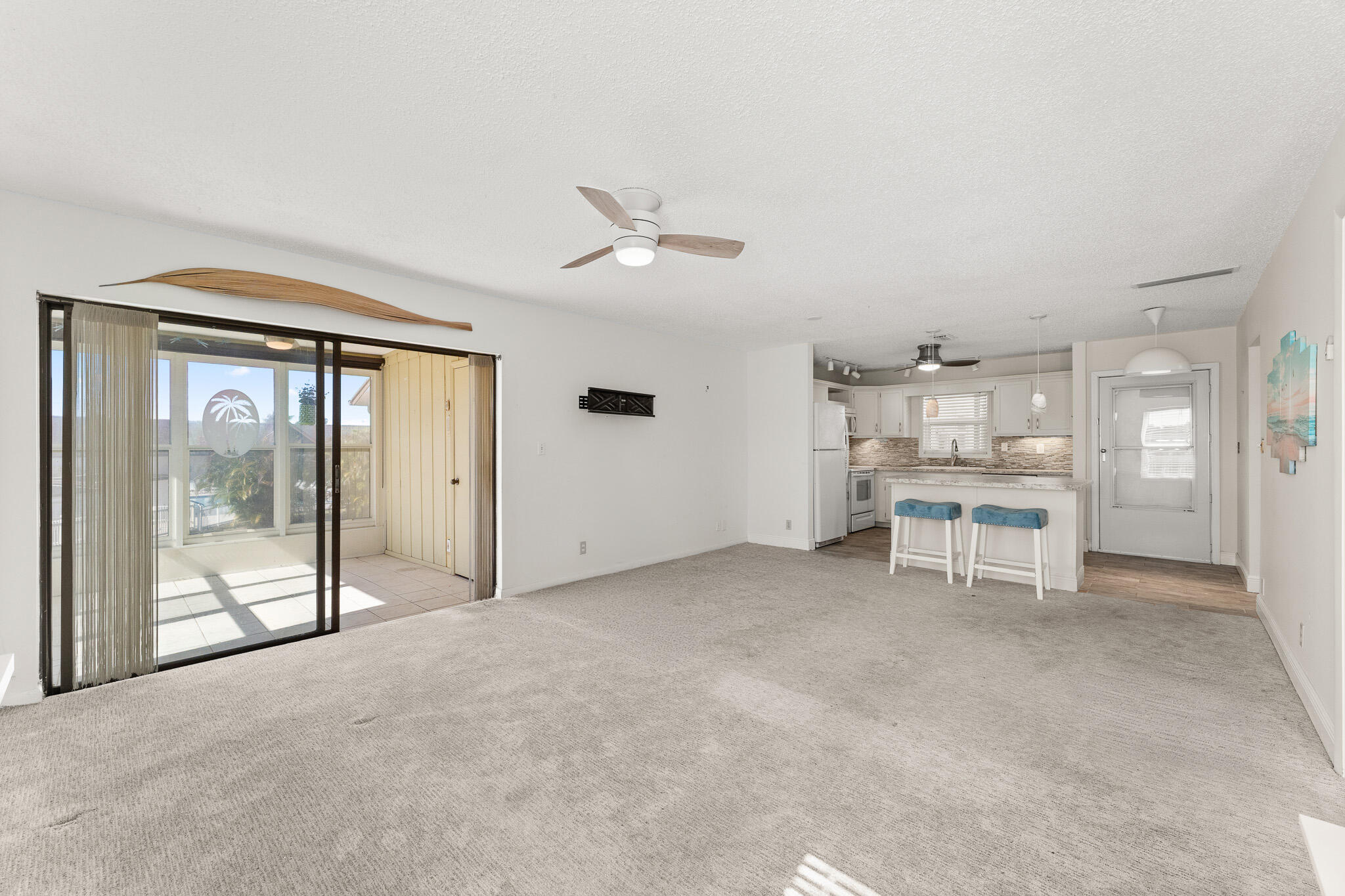 TWIN LAKES SOUTH & TOWN VILLAS CONDO - Residential