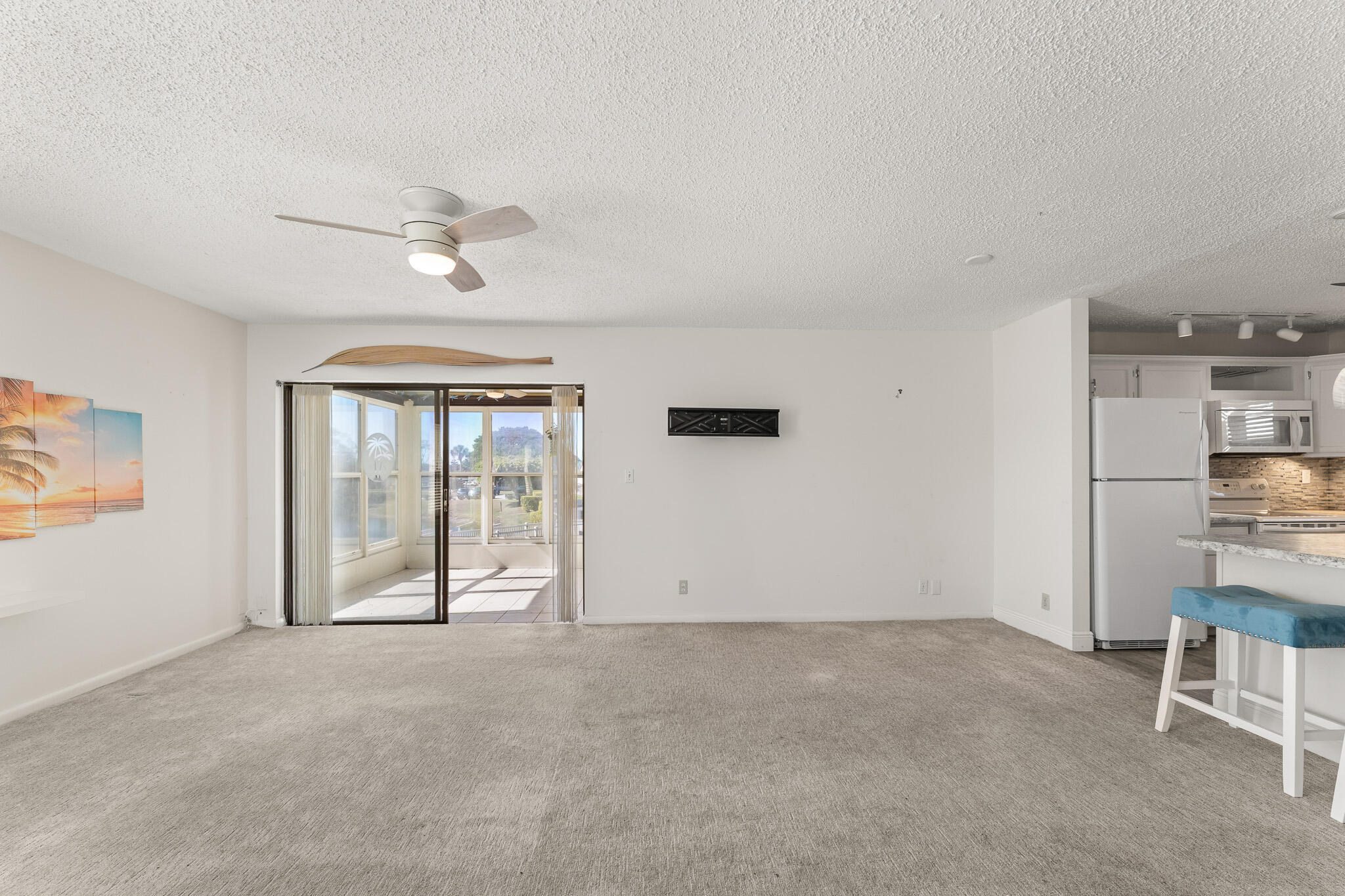 TWIN LAKES SOUTH & TOWN VILLAS CONDO - Residential