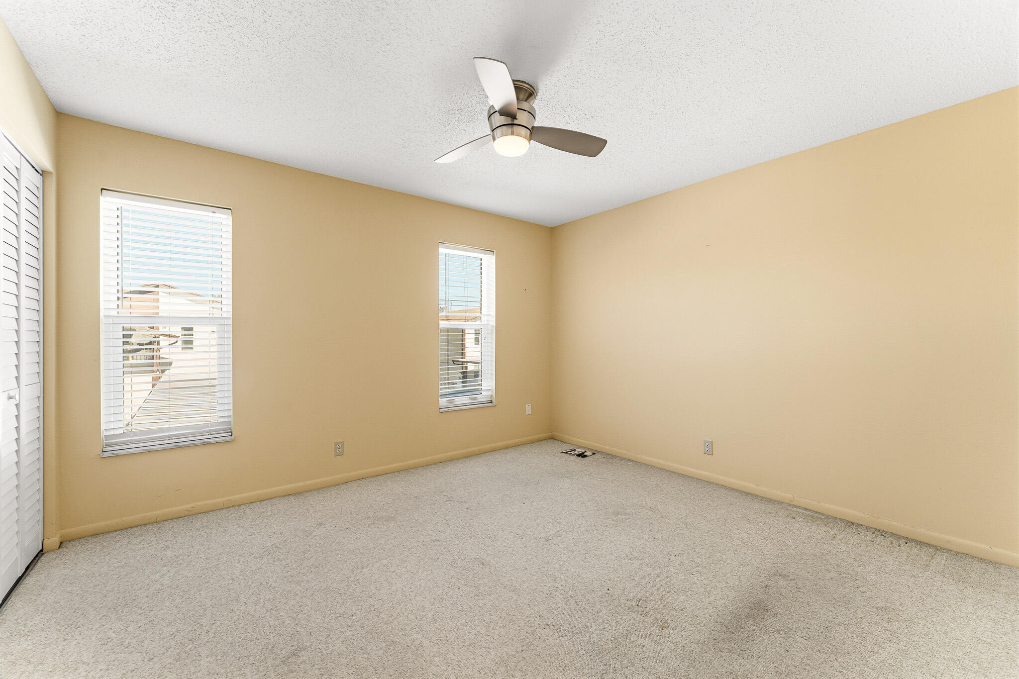 TWIN LAKES SOUTH & TOWN VILLAS CONDO - Residential