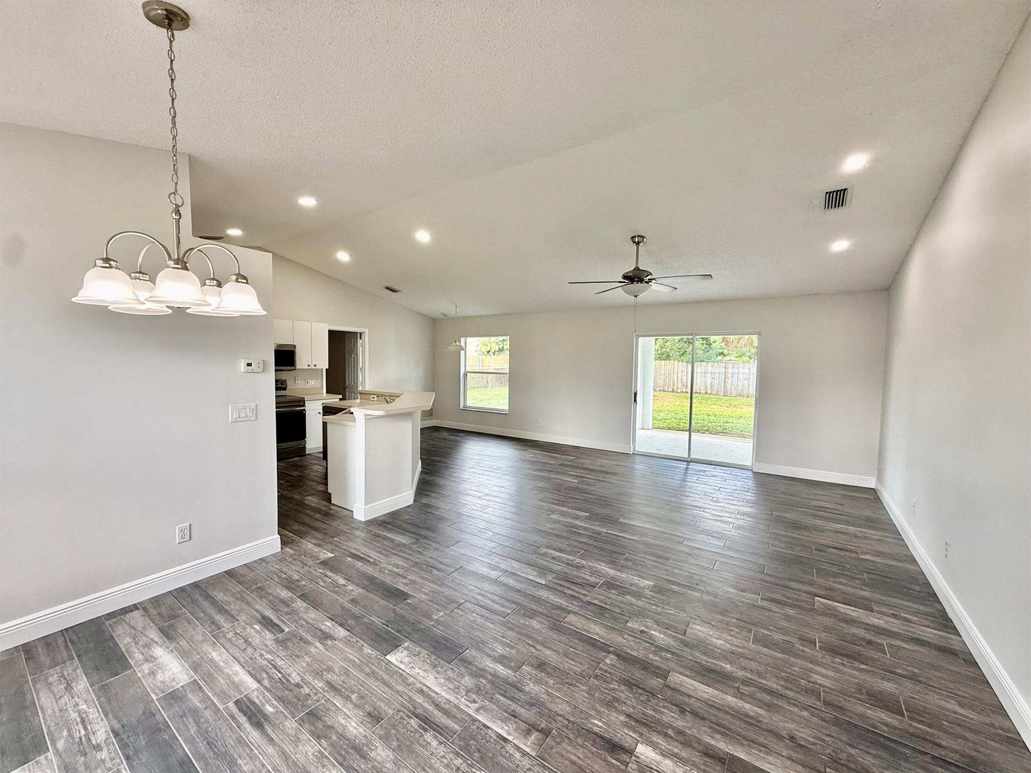 PORT ST LUCIE SECTION 15 - Residential