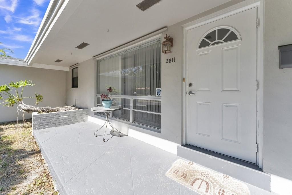 HOLLYWOOD HILLS - Residential Lease