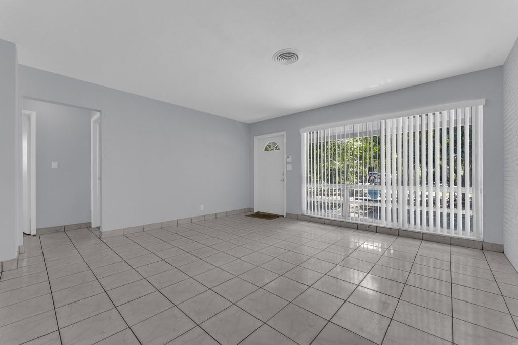 HOLLYWOOD HILLS - Residential Lease