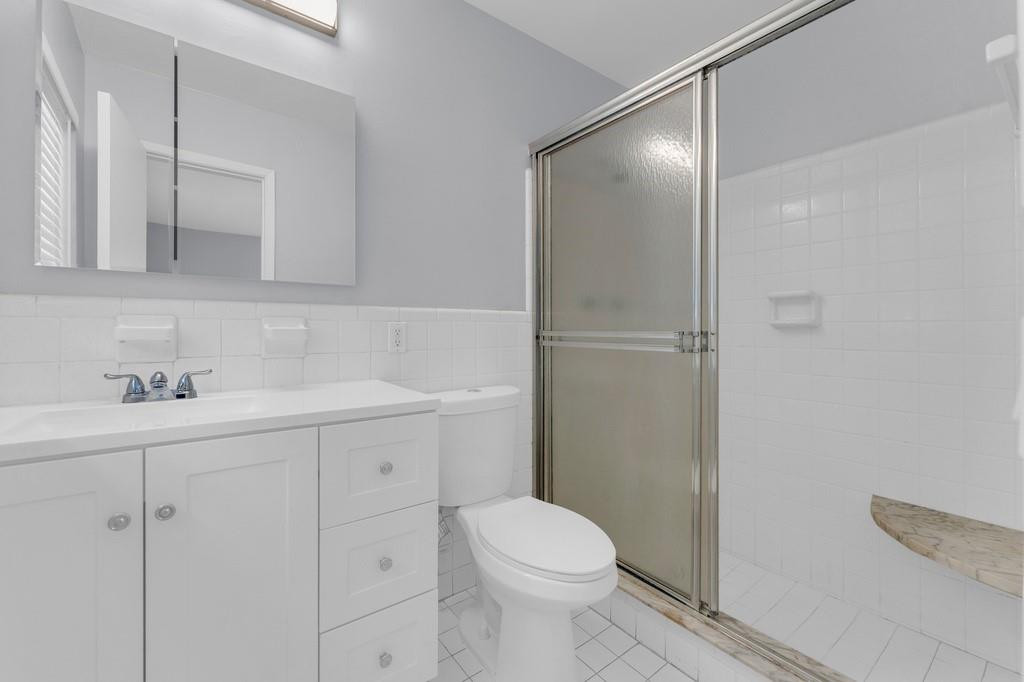 HOLLYWOOD HILLS - Residential Lease