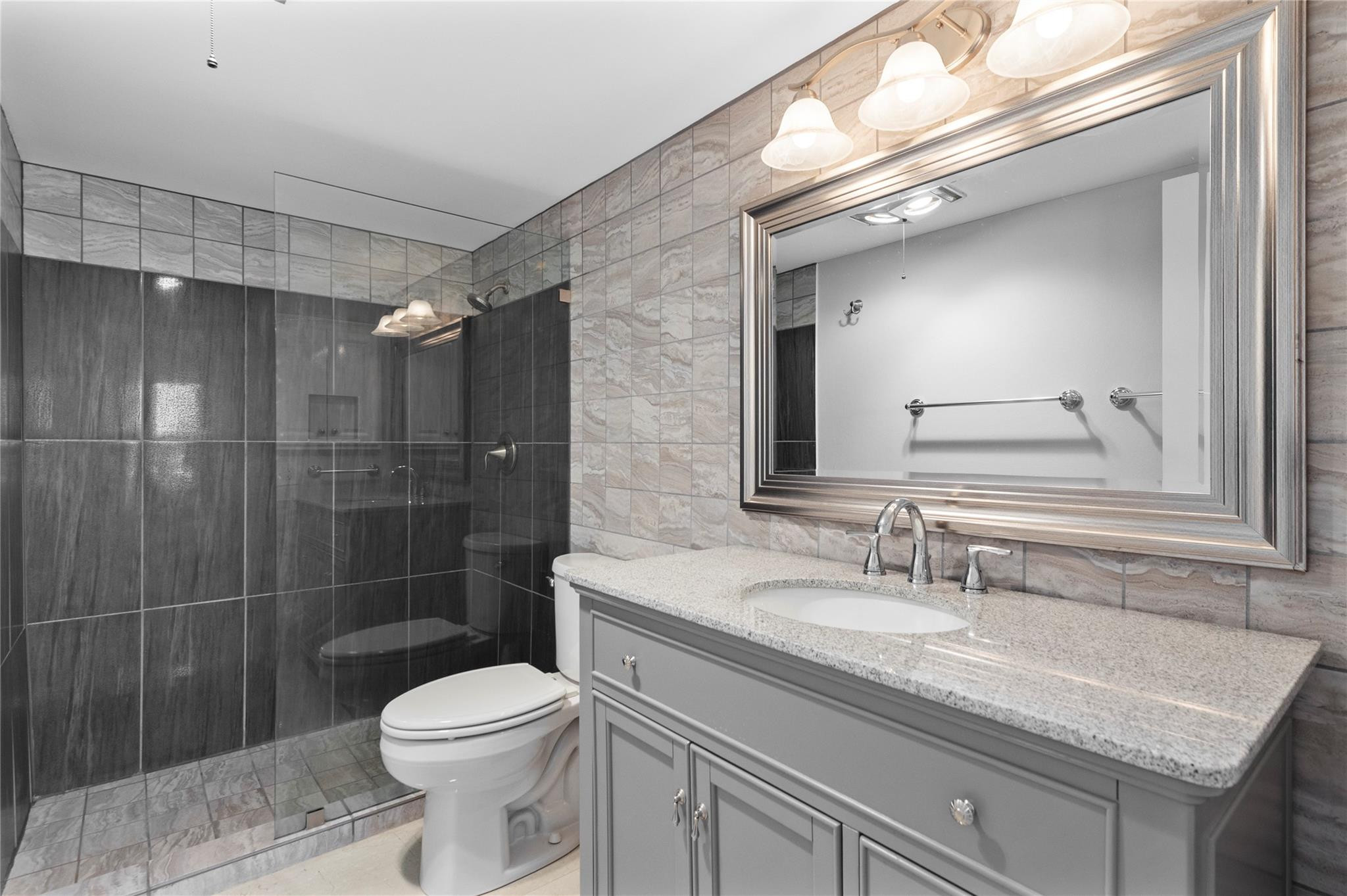 River House Towers - Residential