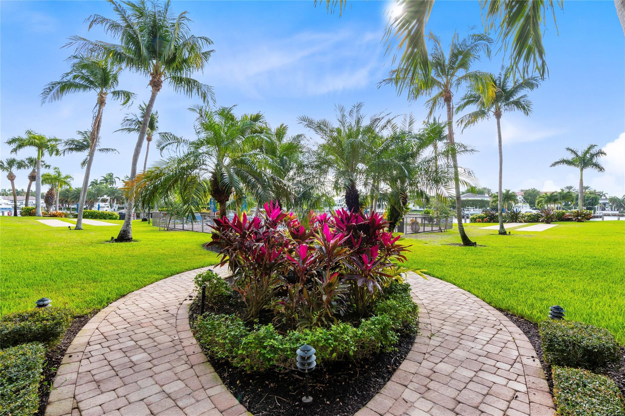 River House Towers - Residential