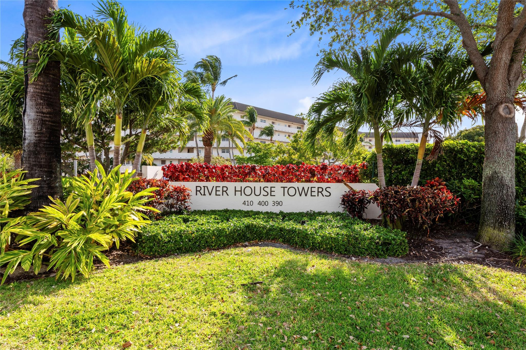 River House Towers - Residential