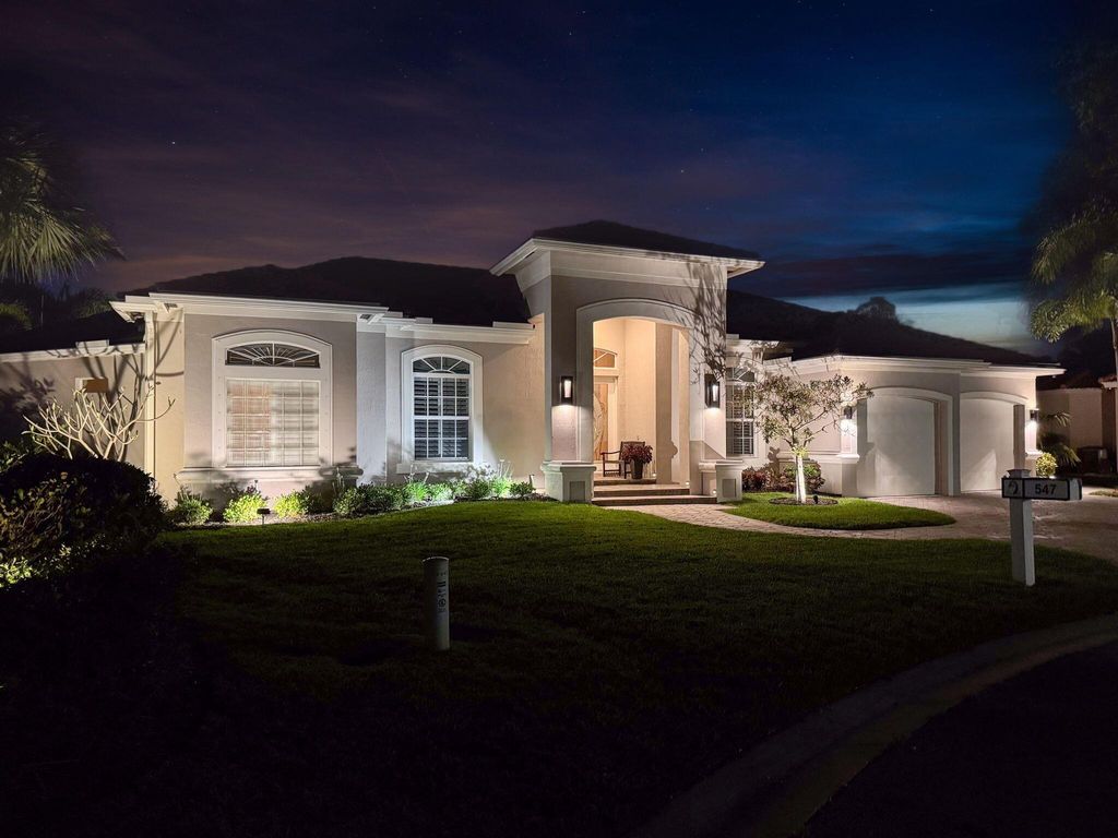 Photo of 547 Robin Lane, Jupiter, FL 33458 (MLS # R11086345)