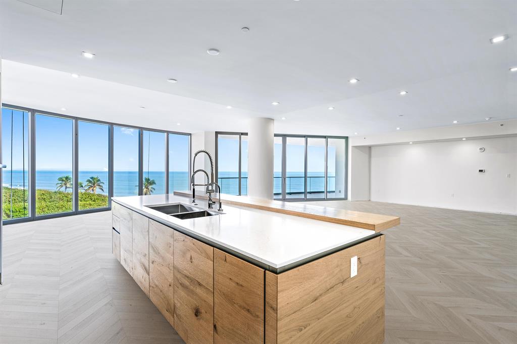 SEAGLASS CONDO - Residential