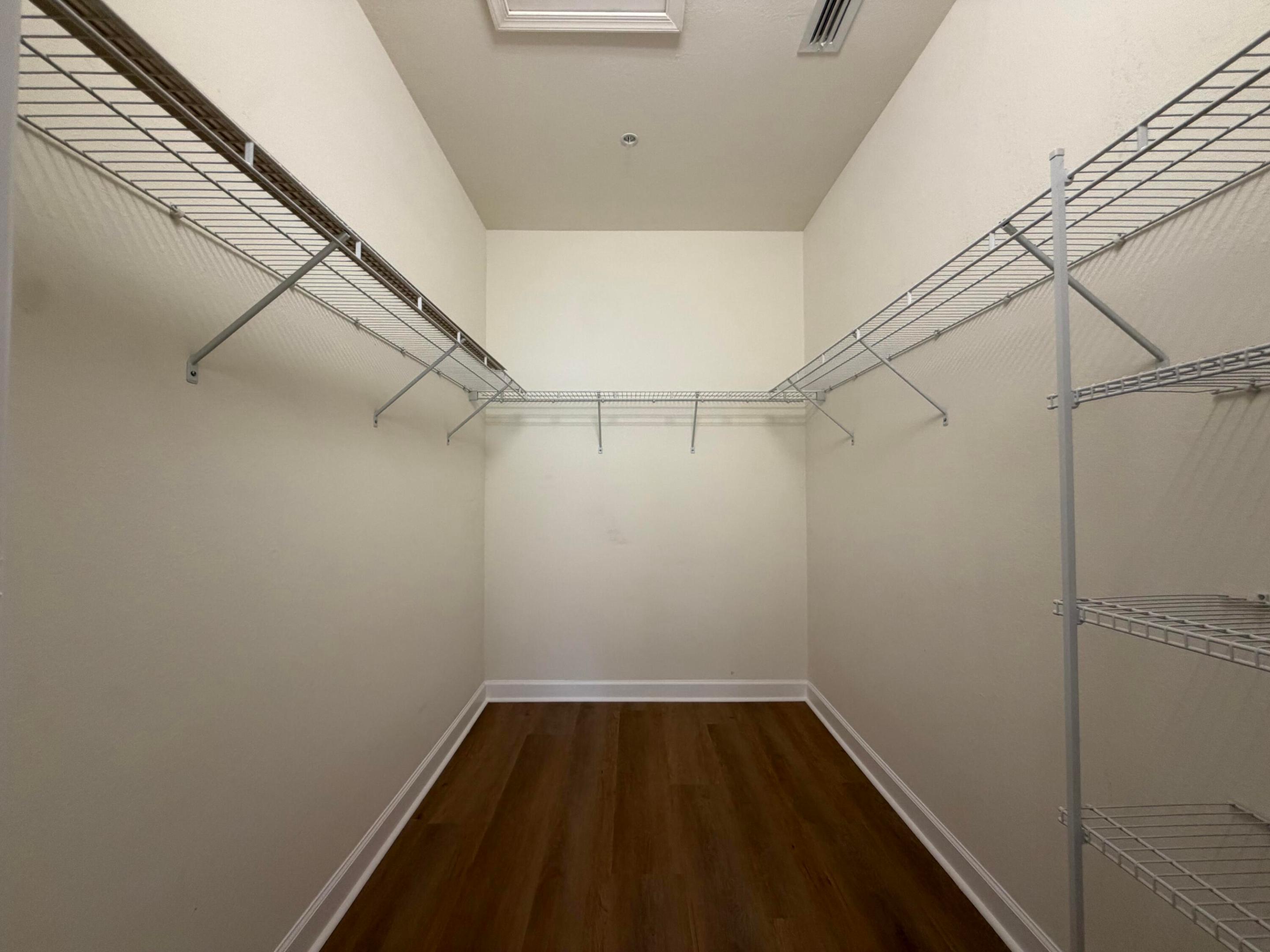 RIVER MARINA - Residential Lease