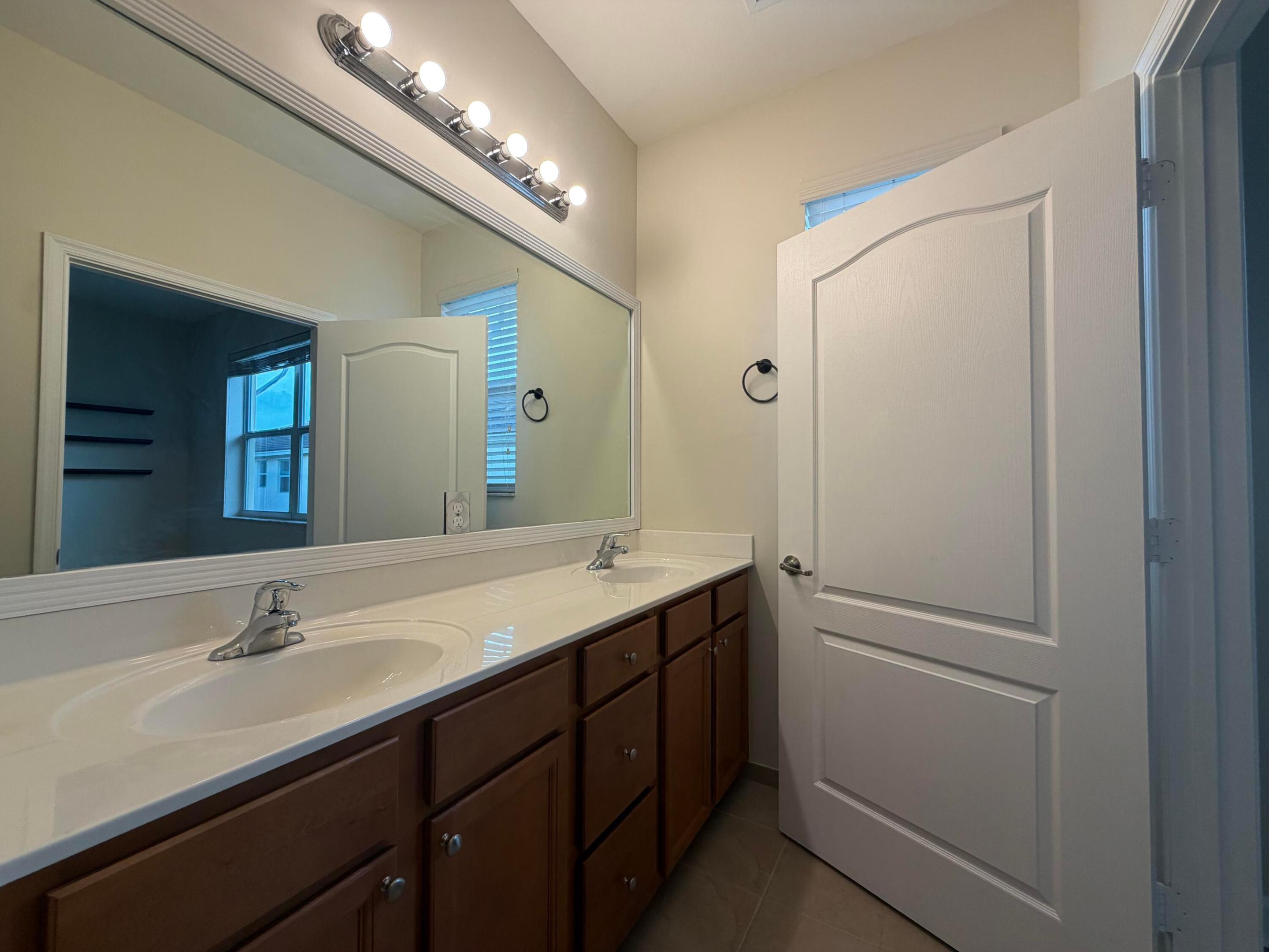 RIVER MARINA - Residential Lease