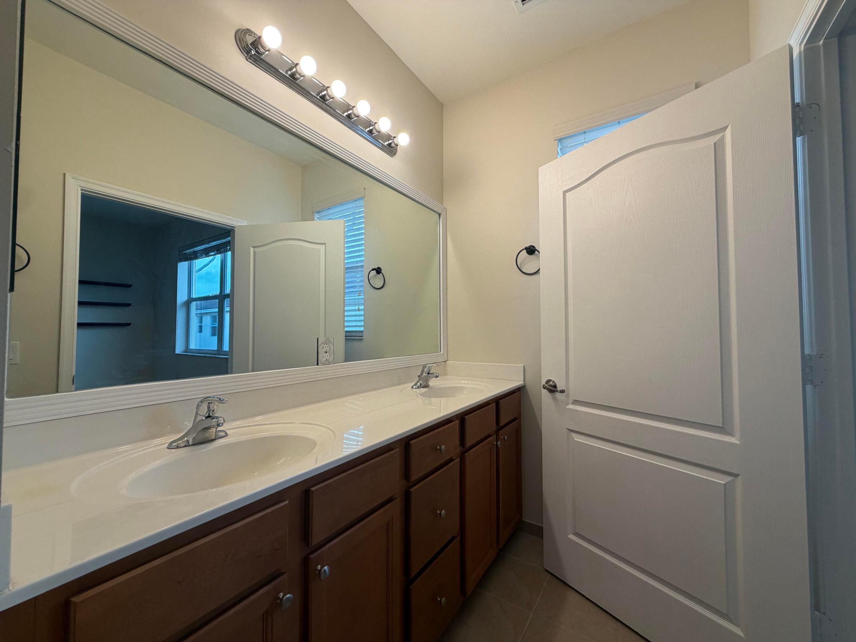 RIVER MARINA - Residential Lease