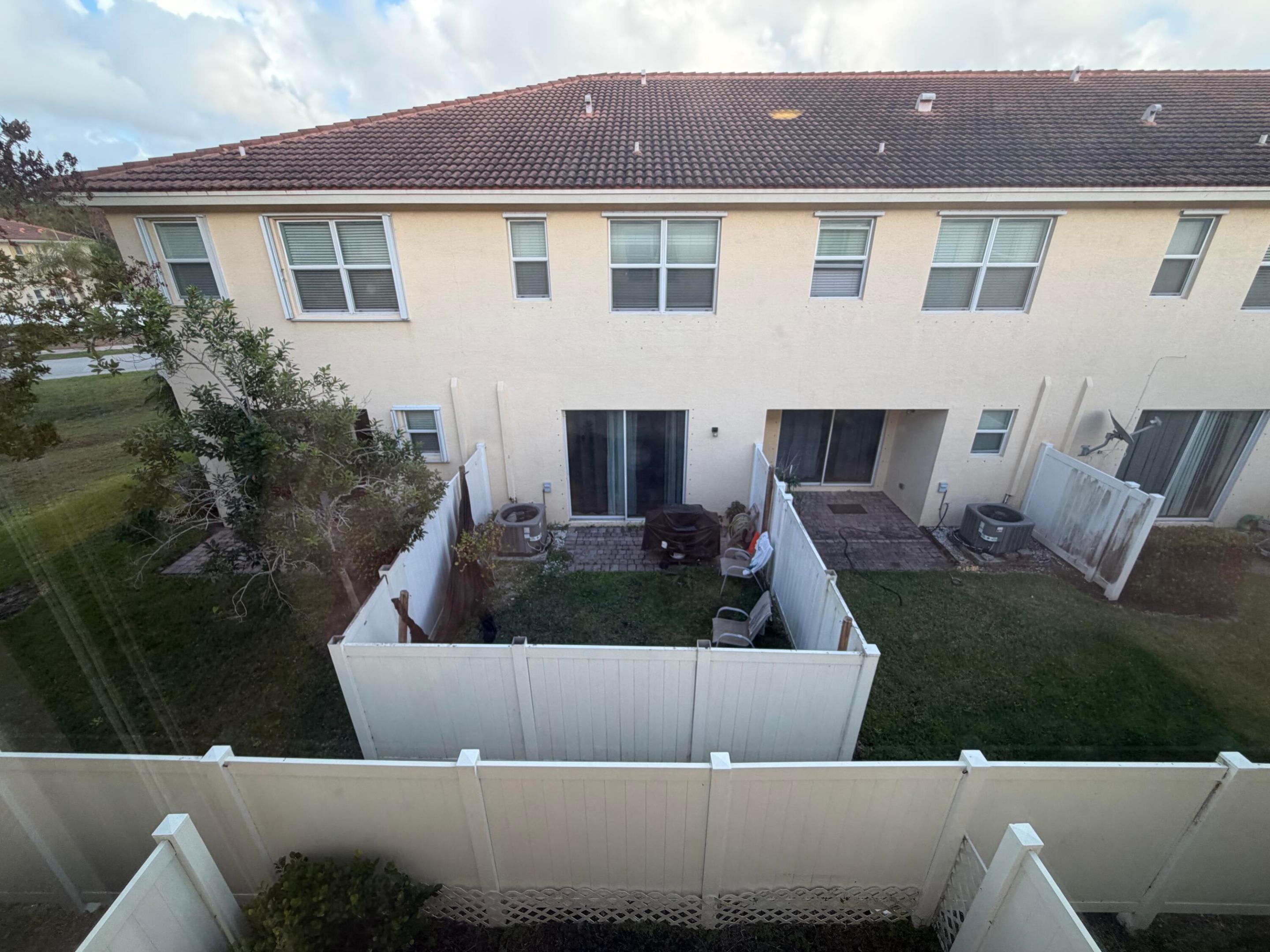 RIVER MARINA - Residential Lease