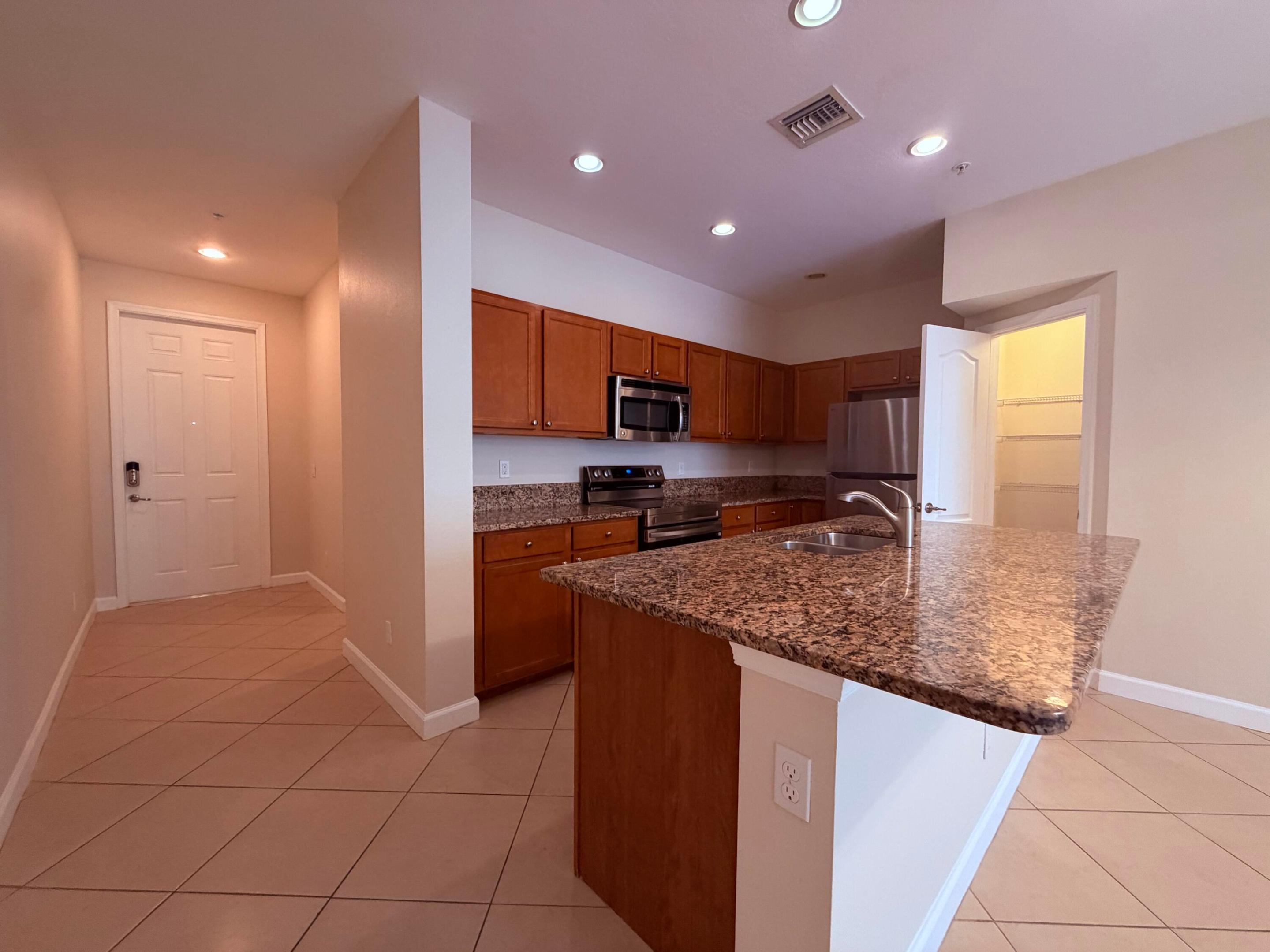 RIVER MARINA - Residential Lease