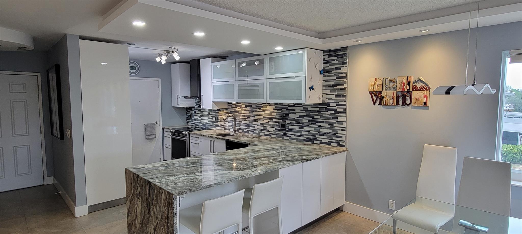 3050 NE 16th Ave 201