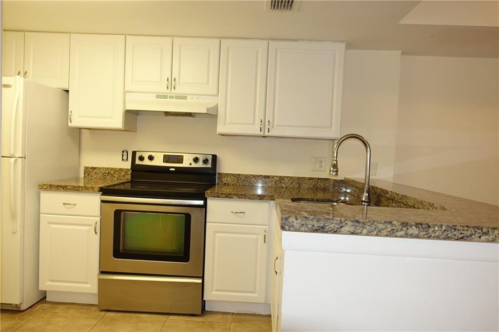 Lakes Of Jacaranda Condo - Residential Lease