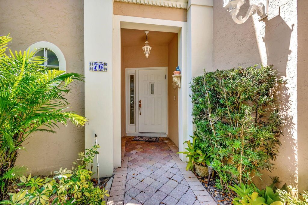 Photo of 76 Via Del Corso, Palm Beach Gardens, FL 33418 (MLS # R11135191)
