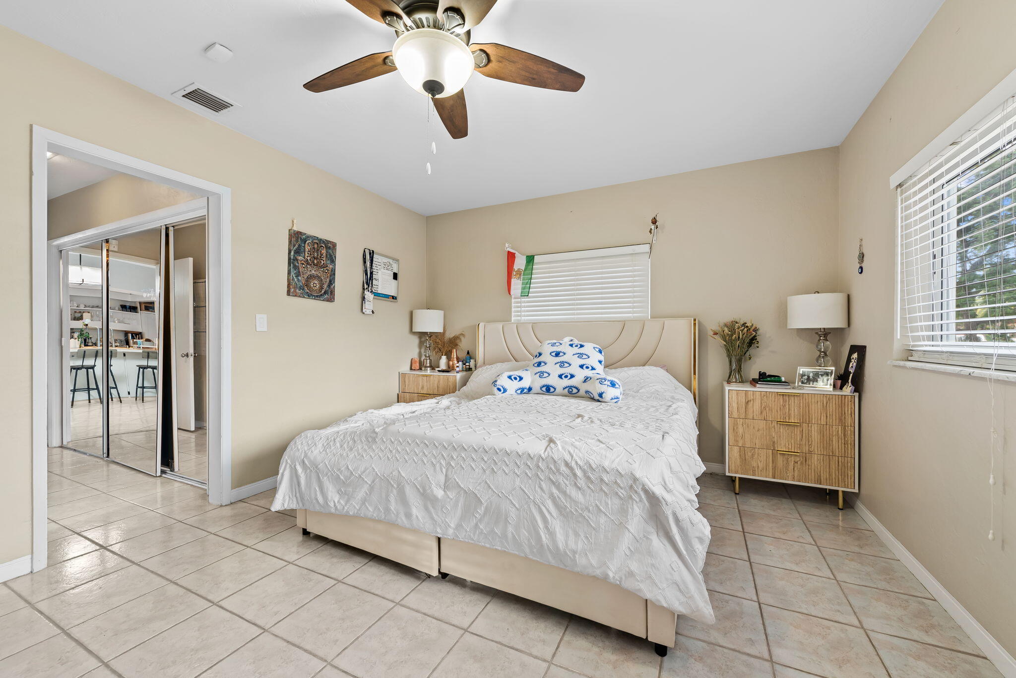 HOLLYWOOD LAKES SECTION - Residential