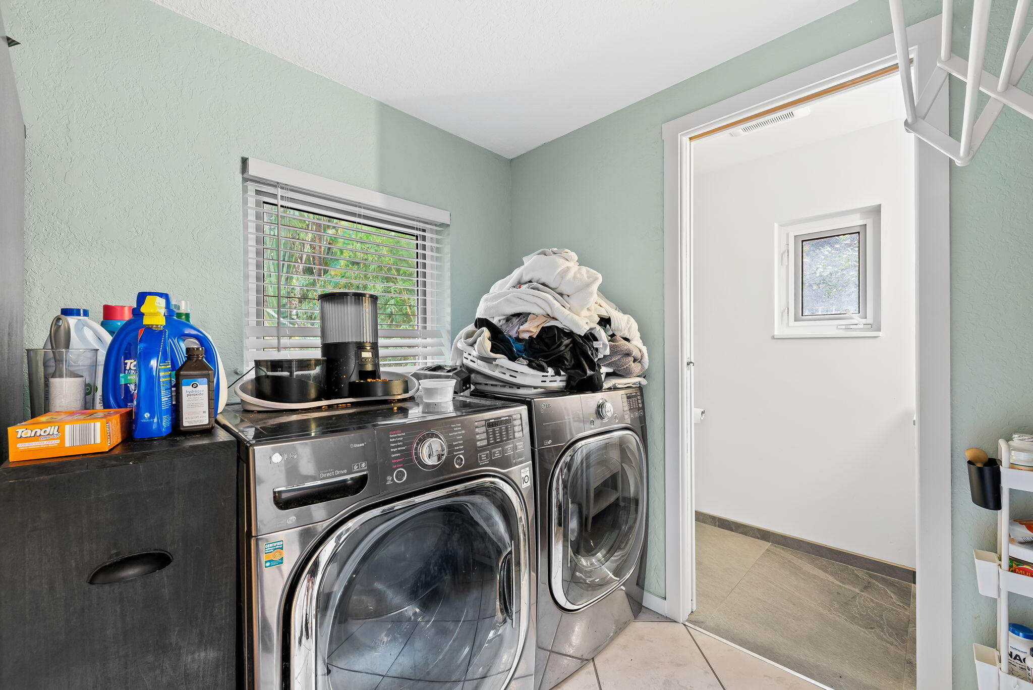 HOLLYWOOD LAKES SECTION - Residential