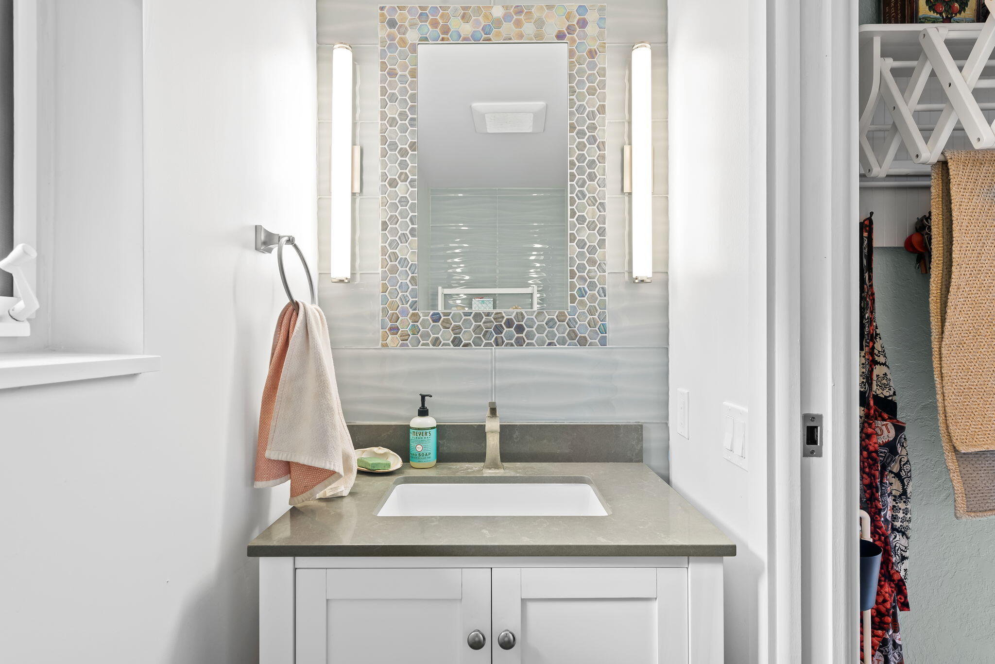 HOLLYWOOD LAKES SECTION - Residential