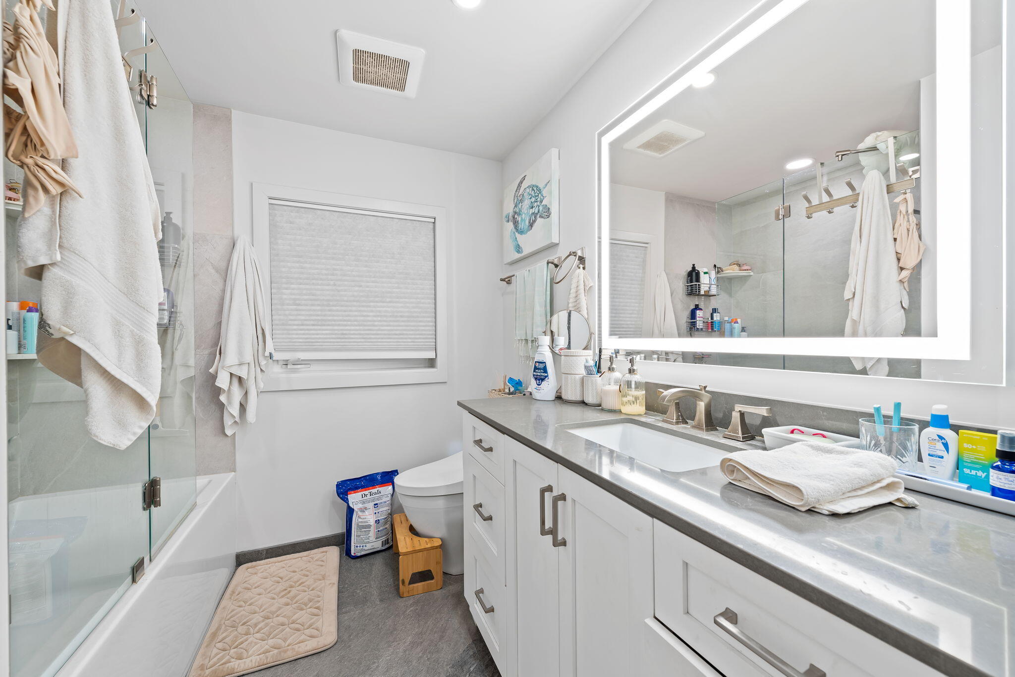 HOLLYWOOD LAKES SECTION - Residential