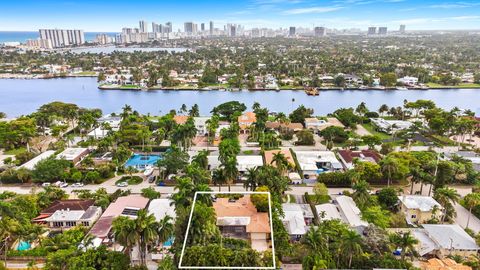 Tiny photo for 939 Buchanan Street, Hollywood, FL 33019 (MLS # B26010783)