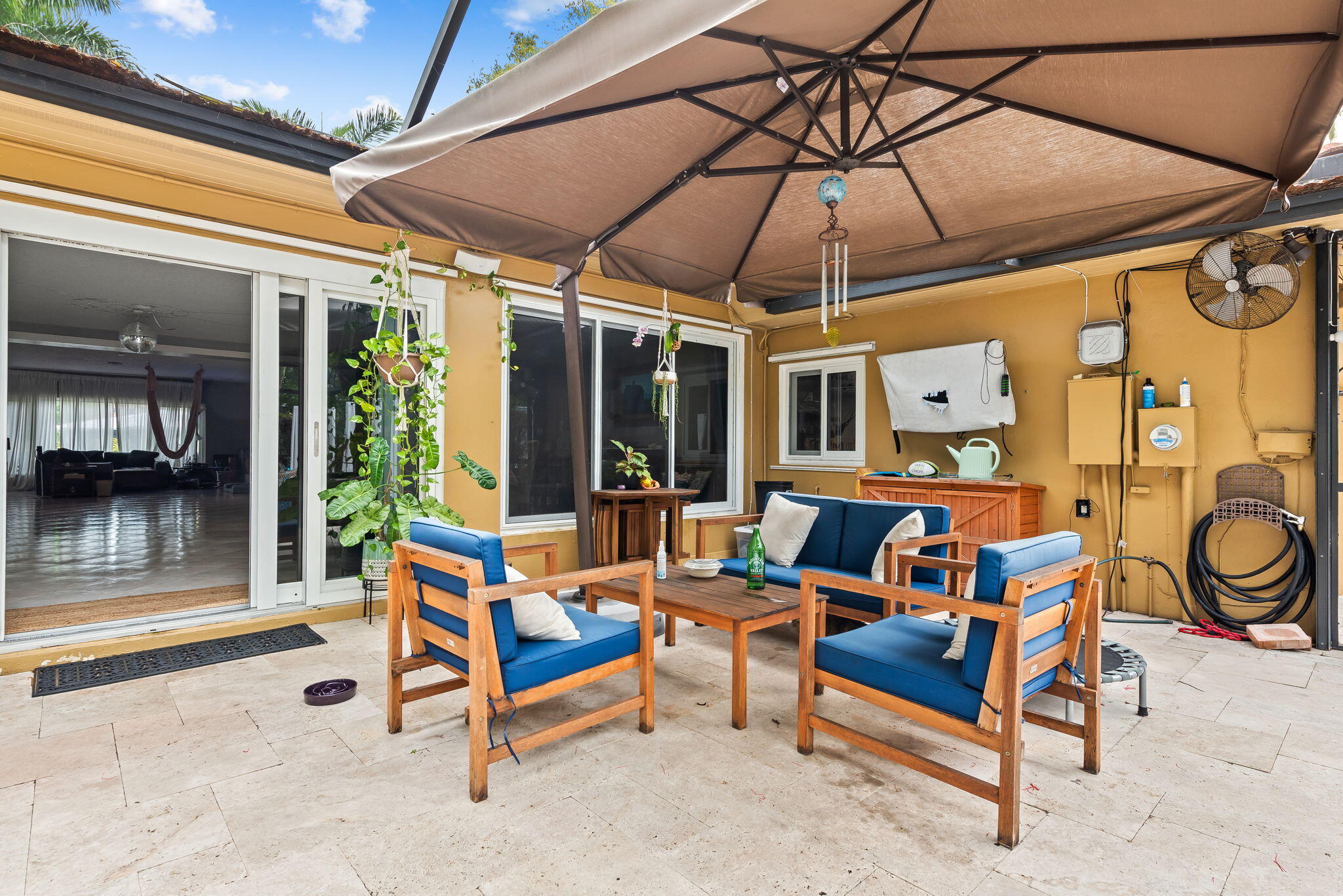 HOLLYWOOD LAKES SECTION - Residential