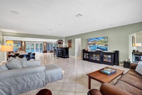 Photo of 939 Buchanan Street, Hollywood, FL 33019 (MLS # B26010783)