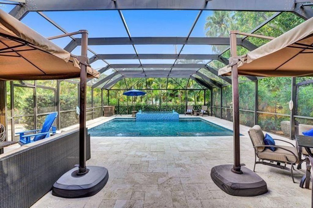 Photo of 939 Buchanan Street, Hollywood, FL 33019 (MLS # B26010783)