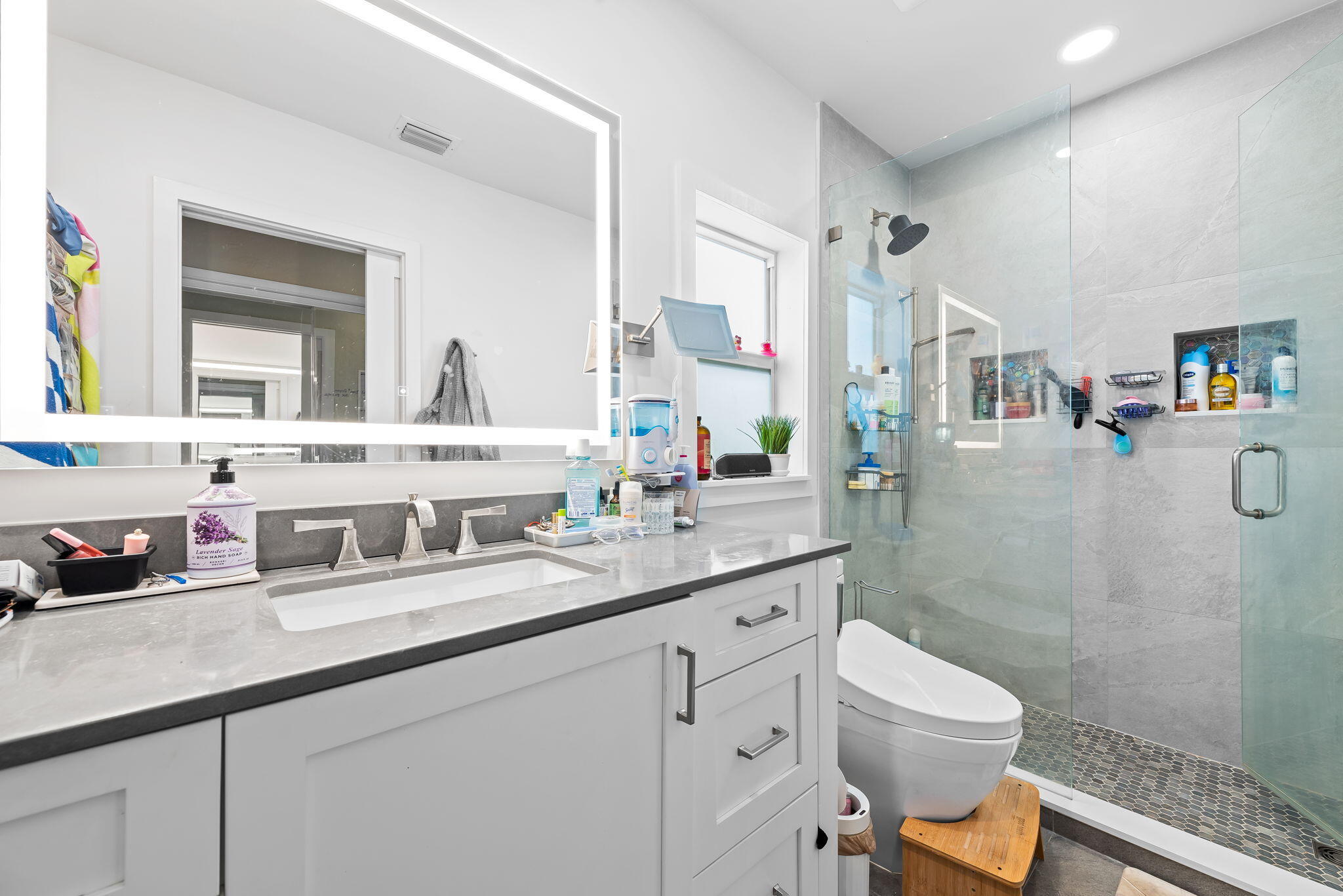 HOLLYWOOD LAKES SECTION - Residential